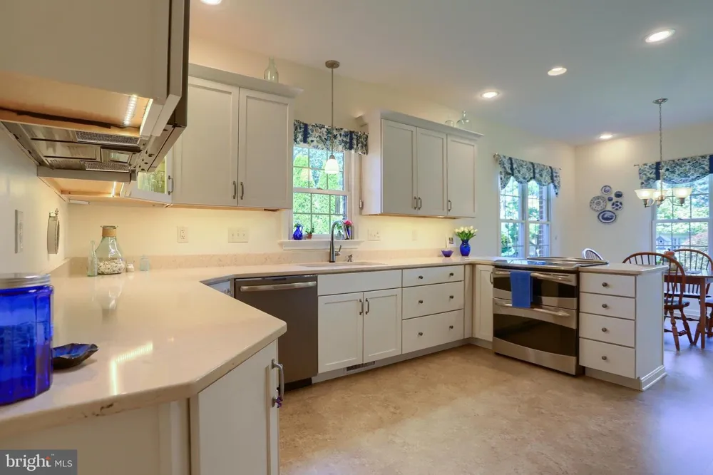 112 ALMOND DRIVE Hershey, PA 17033