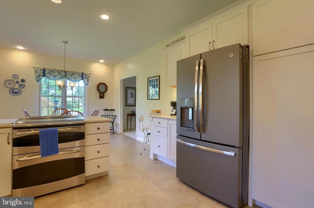 112 ALMOND DRIVE Hershey, PA 17033