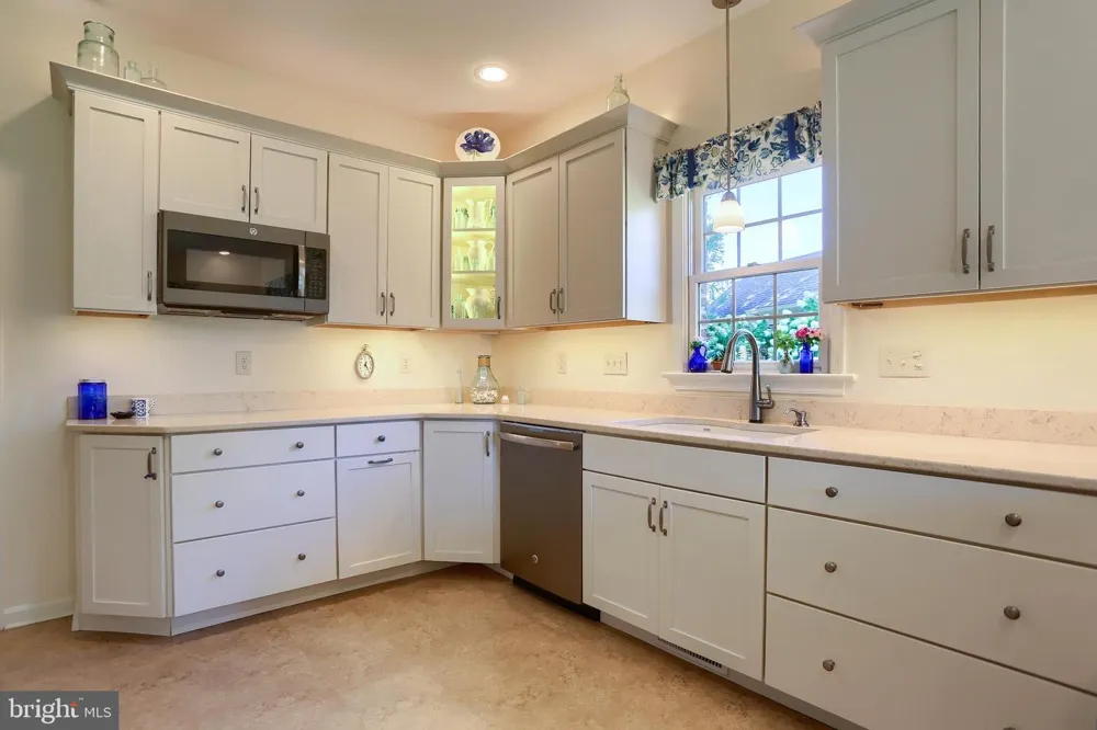 112 ALMOND DRIVE Hershey, PA 17033