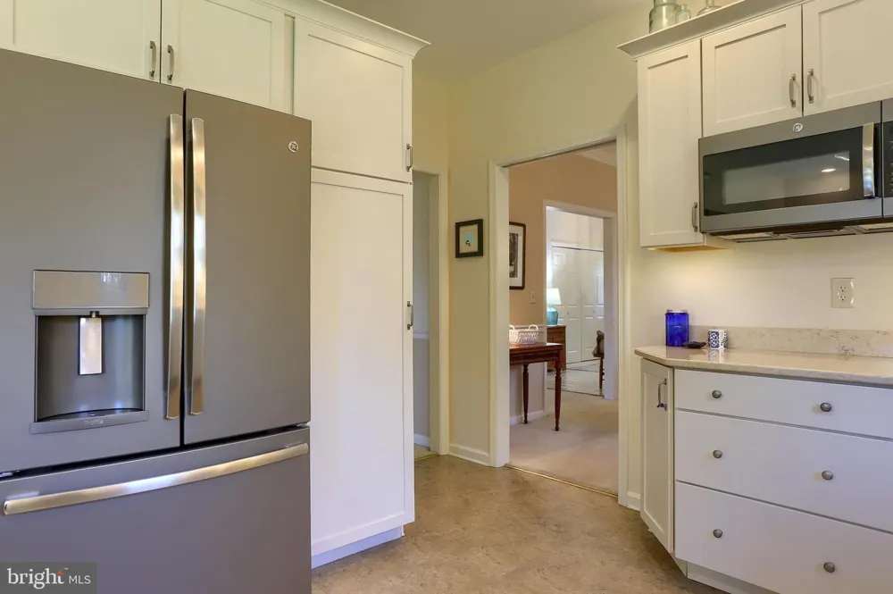 112 ALMOND DRIVE Hershey, PA 17033