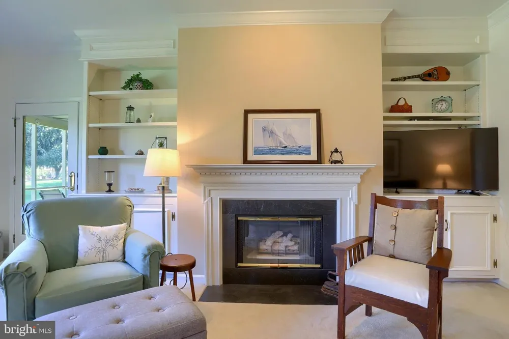 112 ALMOND DRIVE Hershey, PA 17033