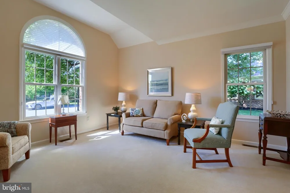 112 ALMOND DRIVE Hershey, PA 17033