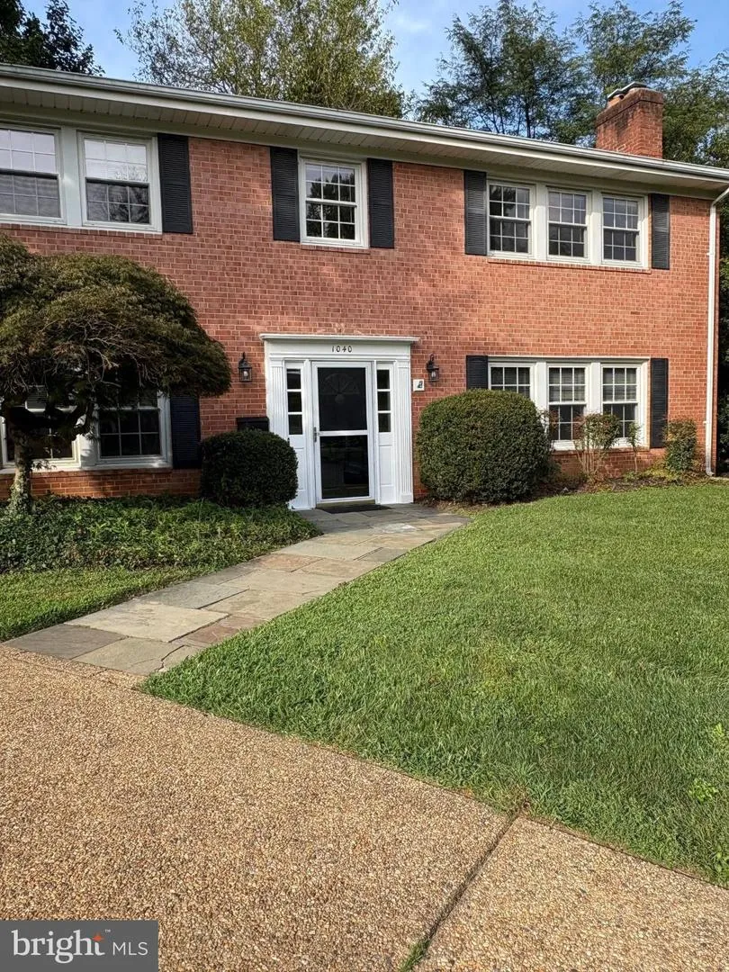 1040 WARBLER Mclean, VA 22101