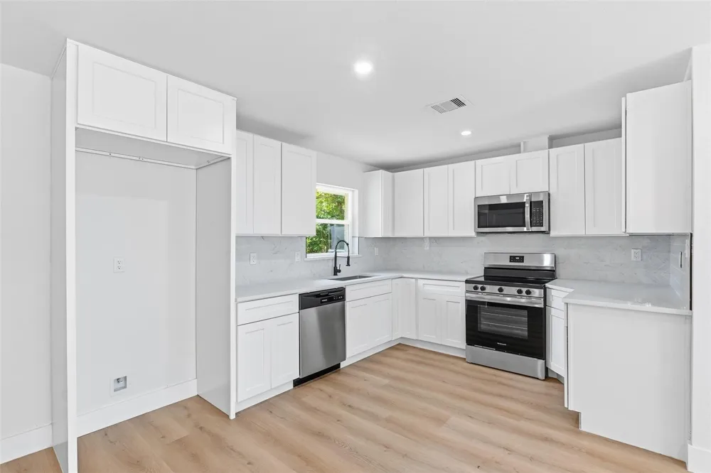 3017 Cedarcrest Drive Pasadena, TX 77503