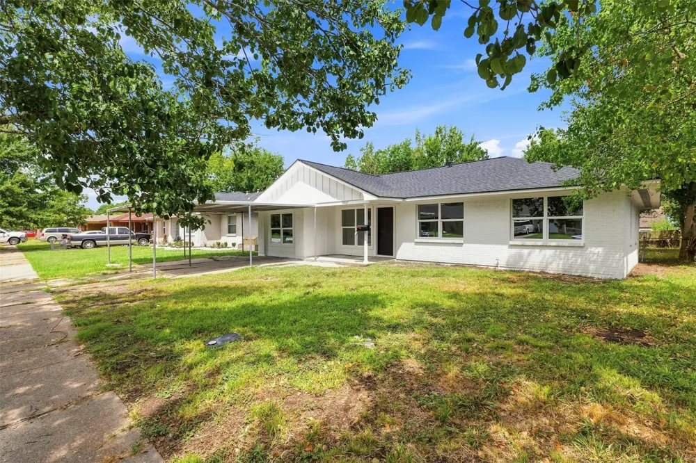 3017 Cedarcrest Drive Pasadena, TX 77503