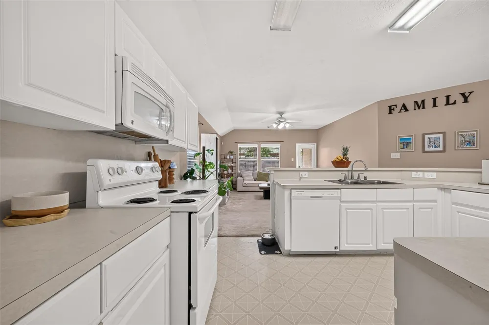 30 S Vesper Bend Circle Spring, TX 77382