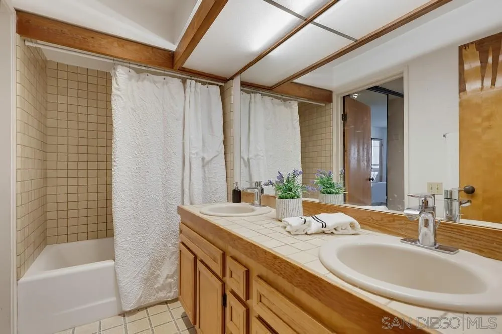 917 Torrance St. #1 San Diego, CA 92103