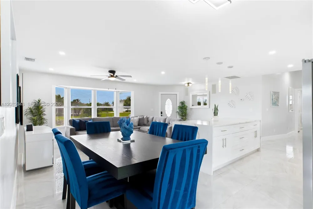 256 SE Santa Barbara Pl Other City - In The State Of Florida, FL 33990