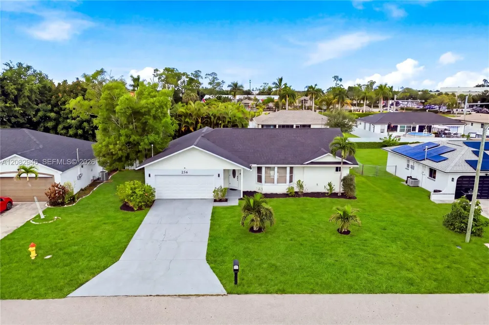 256 SE Santa Barbara Pl Other City - In The State Of Florida, FL 33990