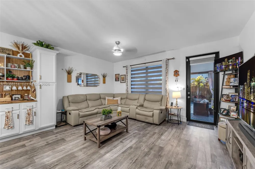 2484 SE 2nd St Homestead, FL 33033