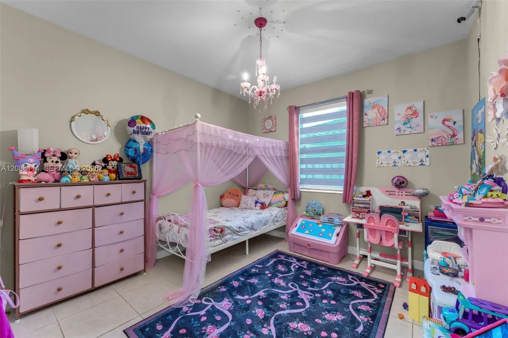 2484 SE 2nd St Homestead, FL 33033