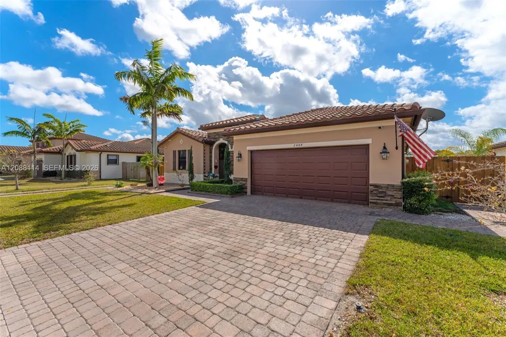 2484 SE 2nd St Homestead, FL 33033