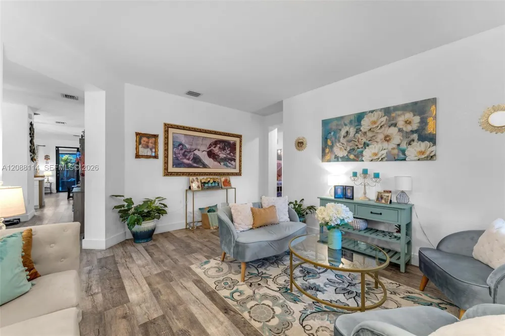 2484 SE 2nd St Homestead, FL 33033
