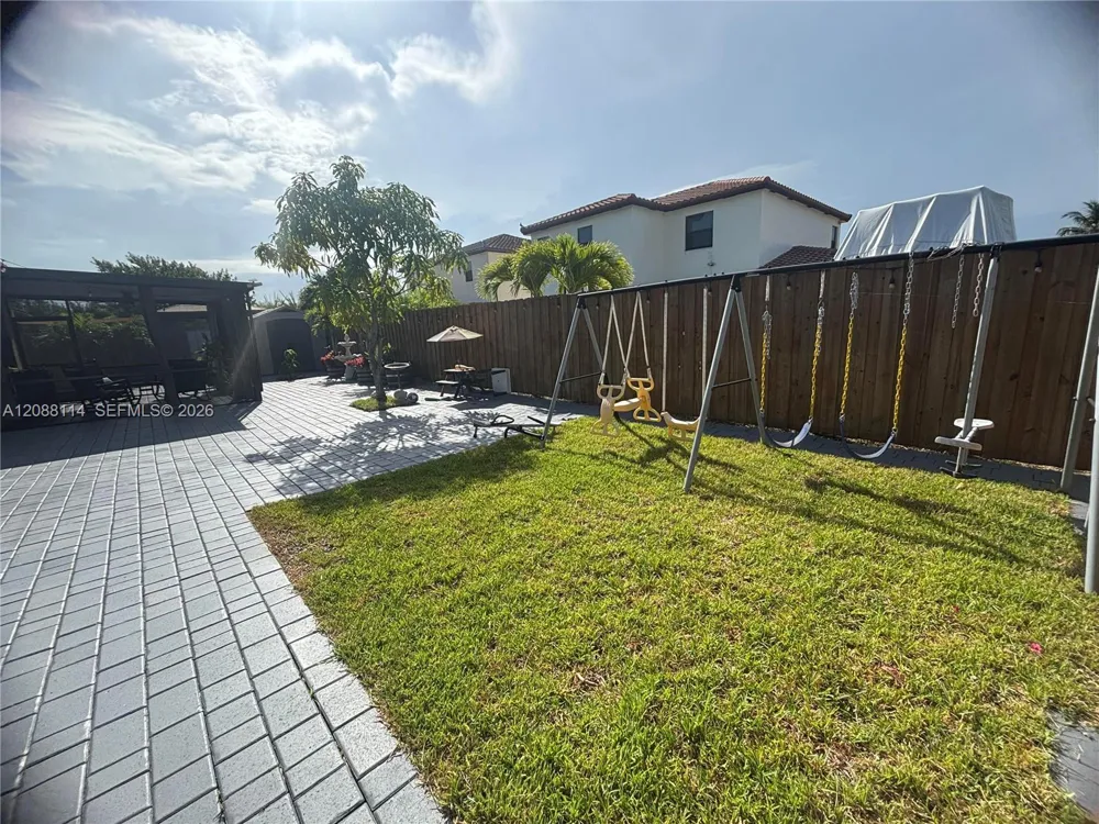 2484 SE 2nd St Homestead, FL 33033