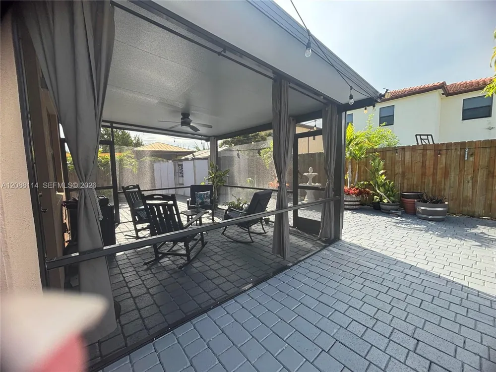 2484 SE 2nd St Homestead, FL 33033