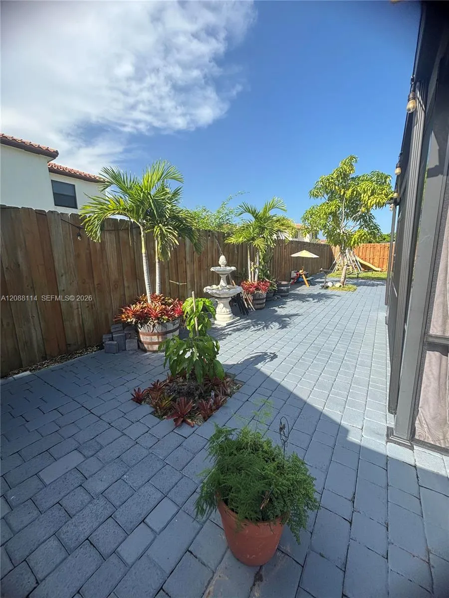 2484 SE 2nd St Homestead, FL 33033