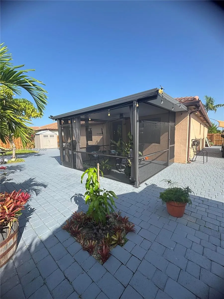 2484 SE 2nd St Homestead, FL 33033