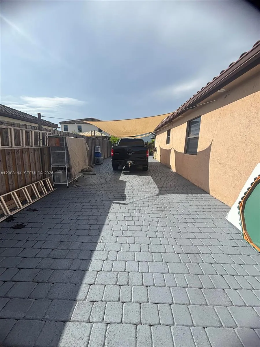 2484 SE 2nd St Homestead, FL 33033