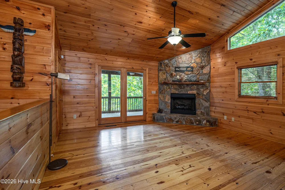 635 Brasstown View Road Murphy, NC 28906