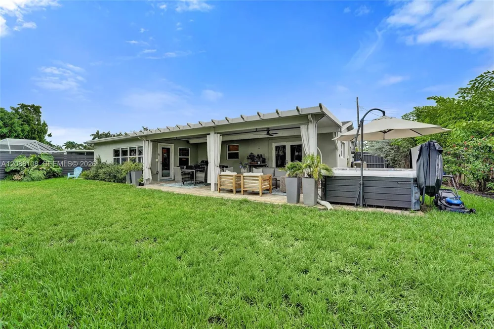 418 NW 20th St Wilton Manors, FL 33311