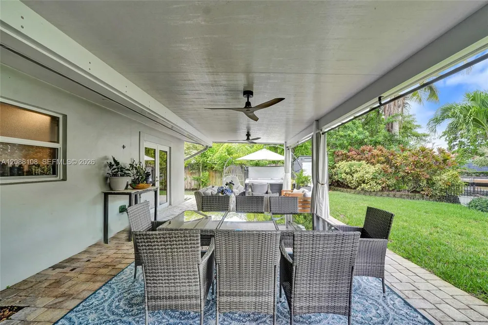 418 NW 20th St Wilton Manors, FL 33311