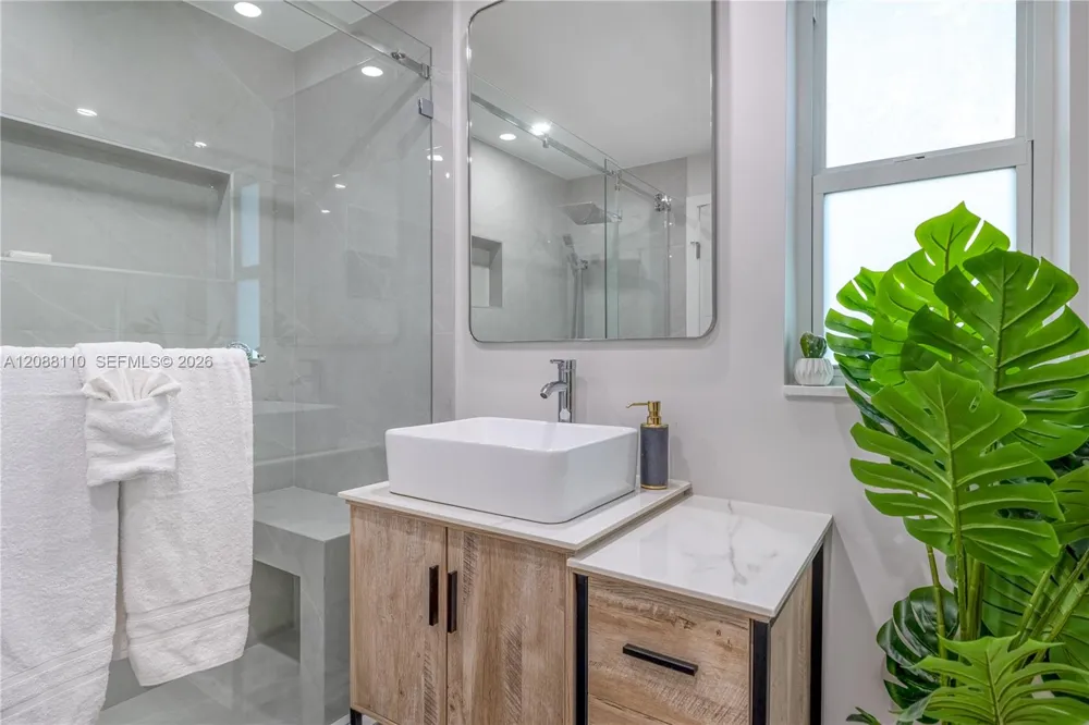 1575 Osprey Ave Naples, FL 34102