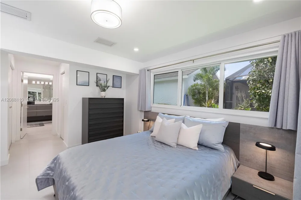 1575 Osprey Ave Naples, FL 34102