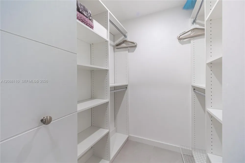 1575 Osprey Ave Naples, FL 34102