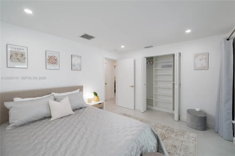 1575 Osprey Ave Naples, FL 34102