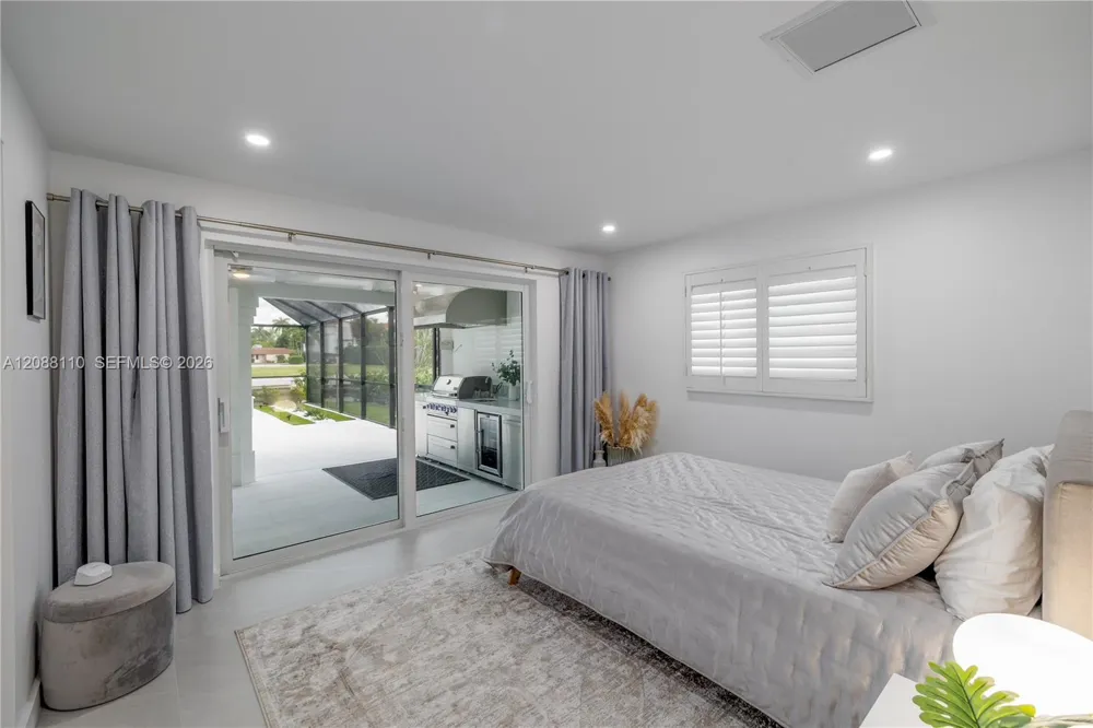 1575 Osprey Ave Naples, FL 34102