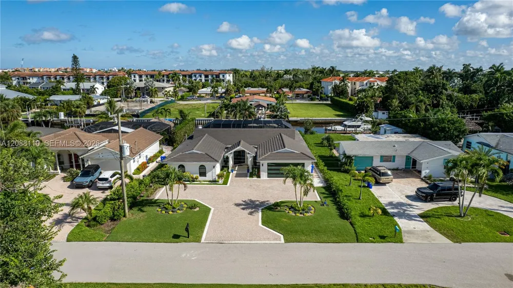 1575 Osprey Ave Naples, FL 34102