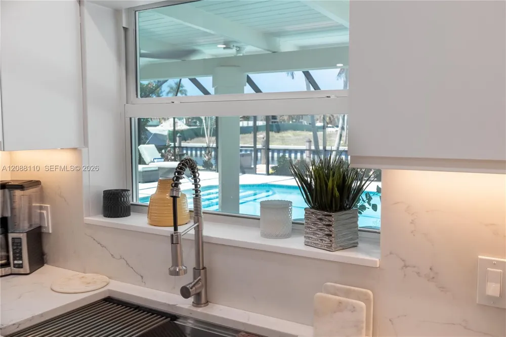 1575 Osprey Ave Naples, FL 34102