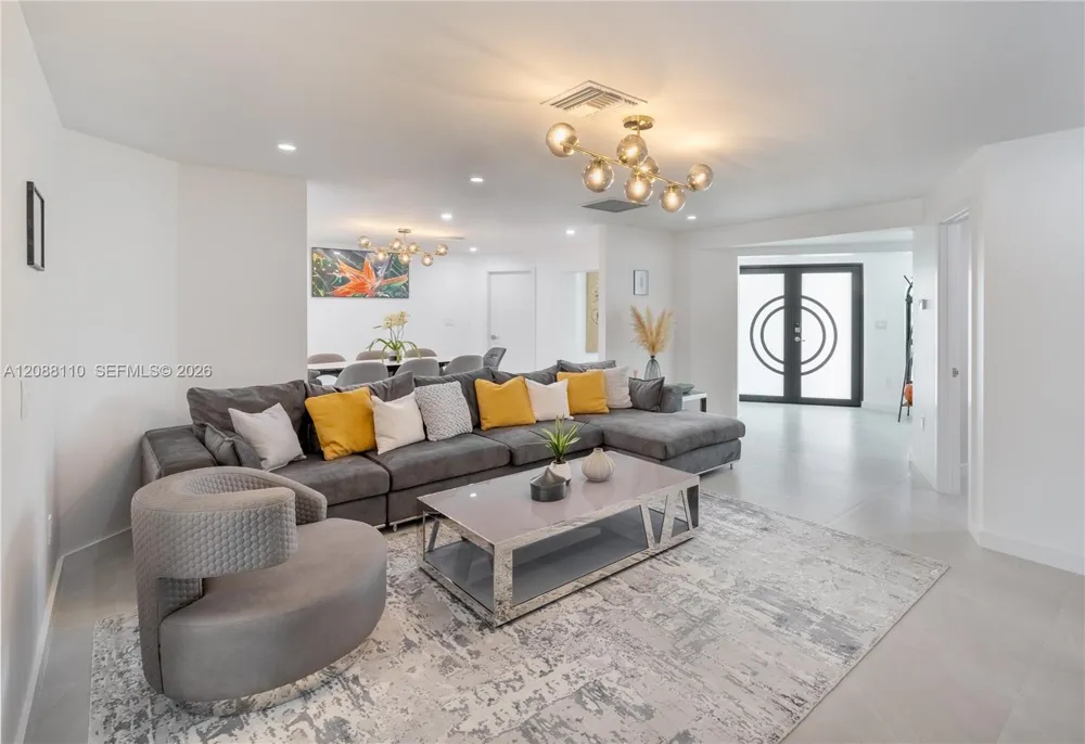 1575 Osprey Ave Naples, FL 34102
