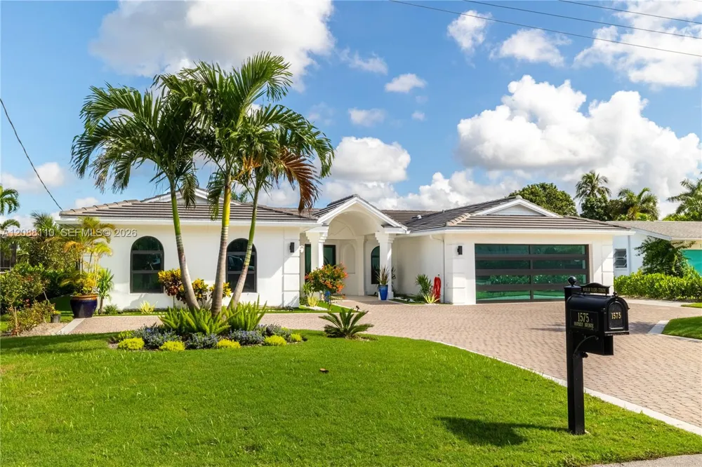 1575 Osprey Ave Naples, FL 34102