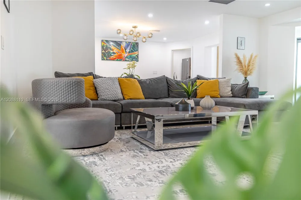 1575 Osprey Ave Naples, FL 34102