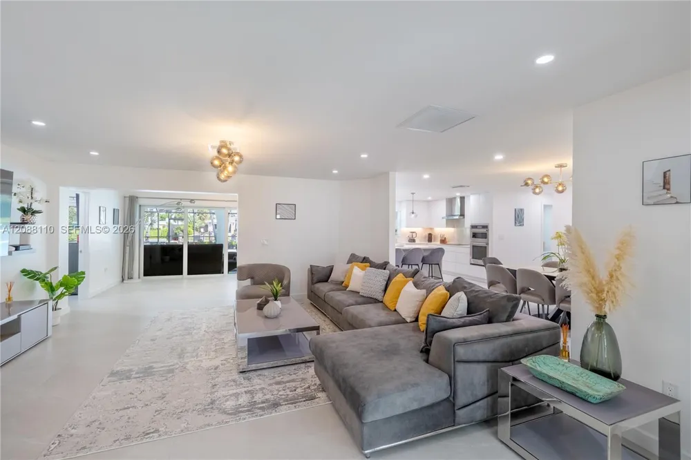 1575 Osprey Ave Naples, FL 34102