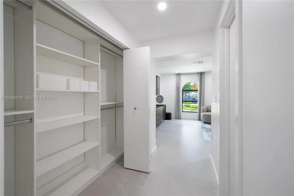 1575 Osprey Ave Naples, FL 34102
