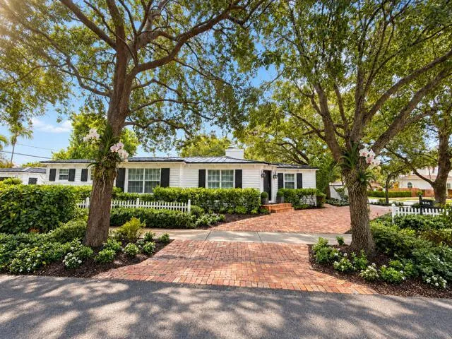 104 NE 17TH AVENUE Fort Lauderdale, FL 33301