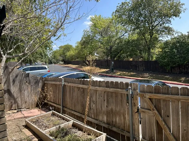 1015 E Yager Lane #129 Austin, TX 78753
