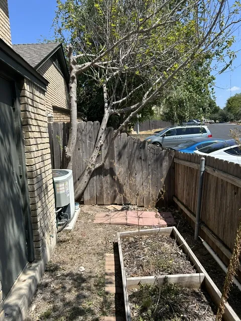 1015 E Yager Lane #129 Austin, TX 78753