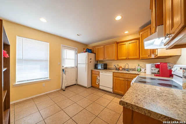 10116 FM-1346 Adkins, TX 78101