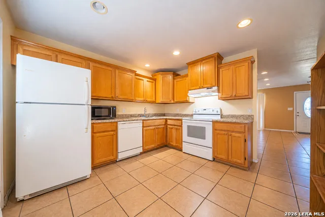 10116 FM-1346 Adkins, TX 78101