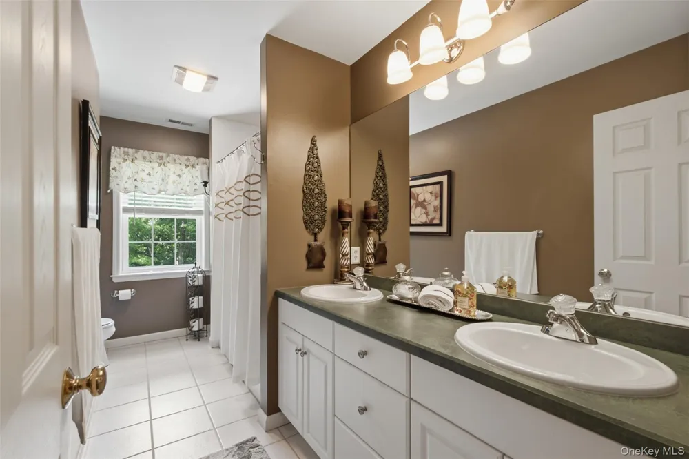 49 Millstream Court Pawling, NY 12564