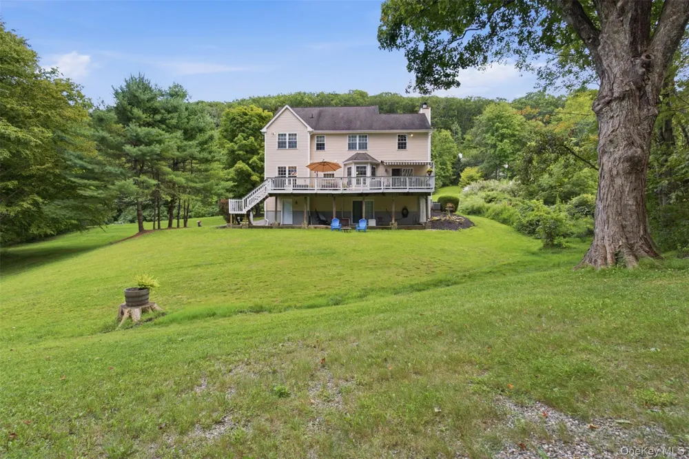 49 Millstream Court Pawling, NY 12564