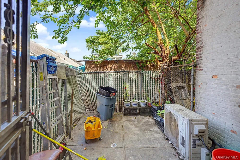 131-07 Liberty Avenue Richmond Hill, NY 11419