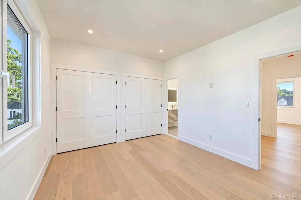 93 Stone Levittown, NY 11756