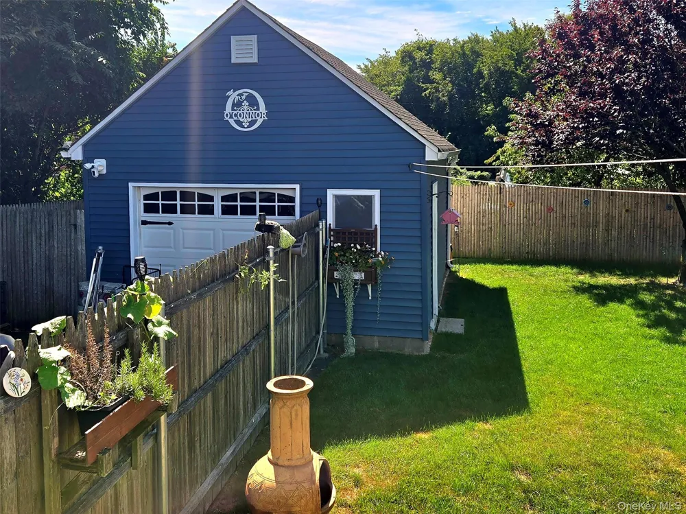 96 Trafalgar Drive Shirley, NY 11967