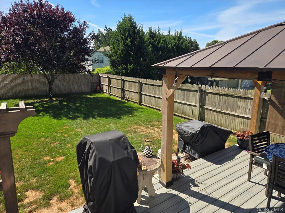 96 Trafalgar Drive Shirley, NY 11967