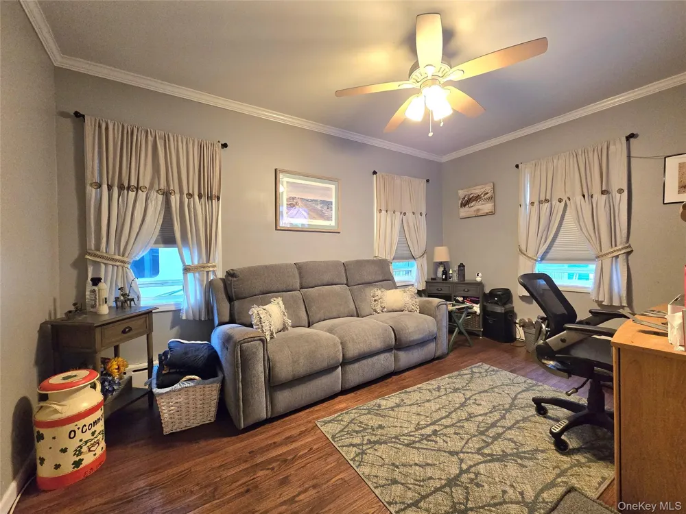 96 Trafalgar Drive Shirley, NY 11967