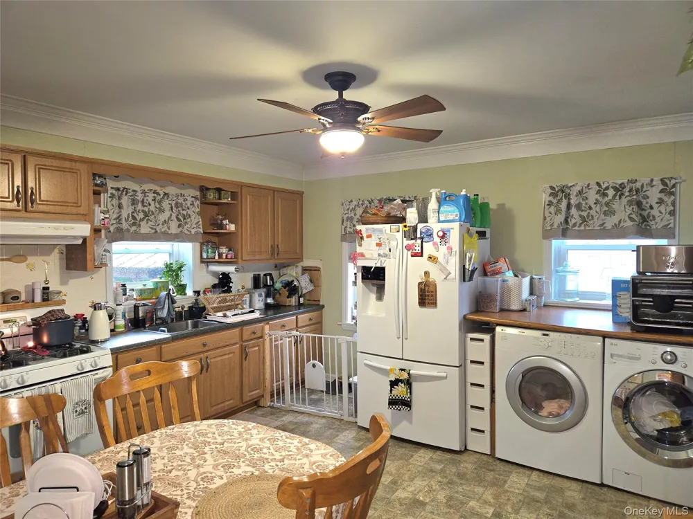 96 Trafalgar Drive Shirley, NY 11967